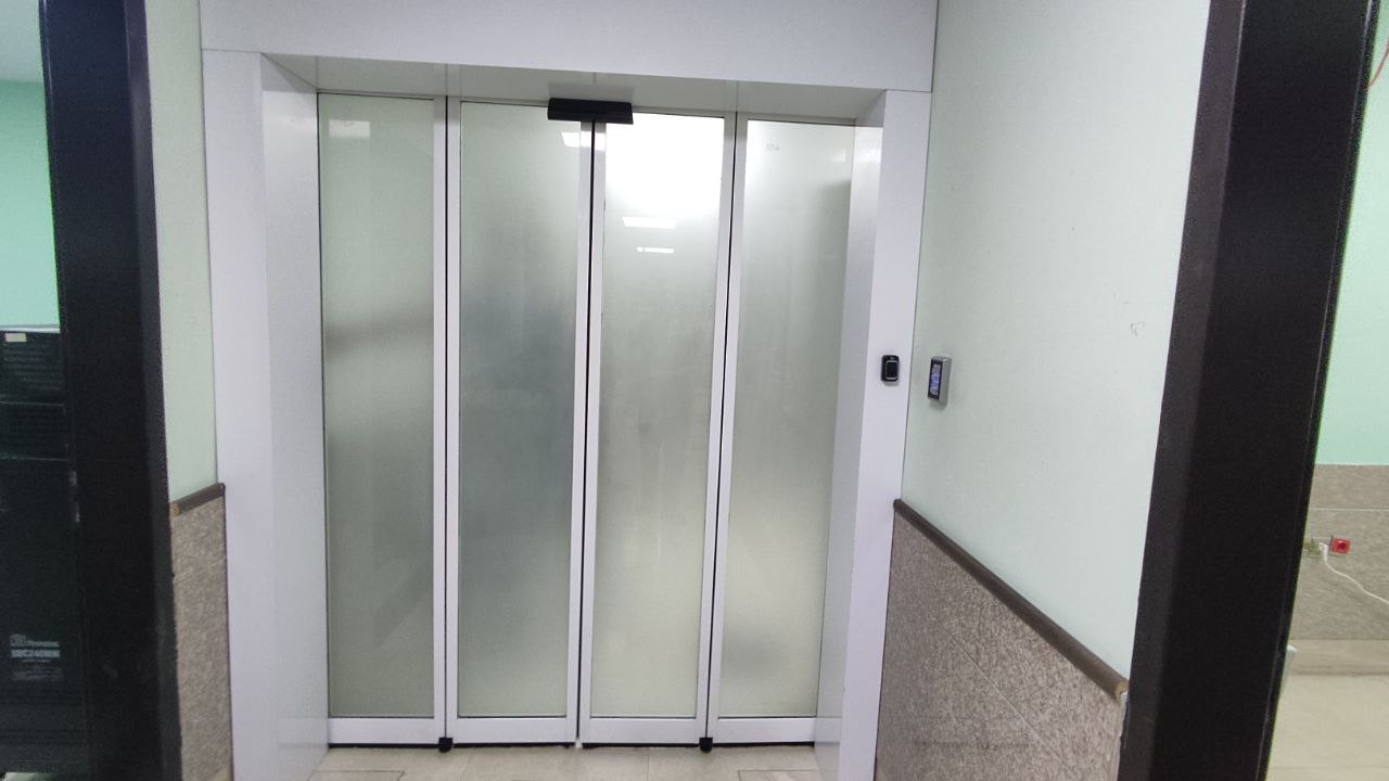 درب اتوماتیک شیشه ای فولدینگ