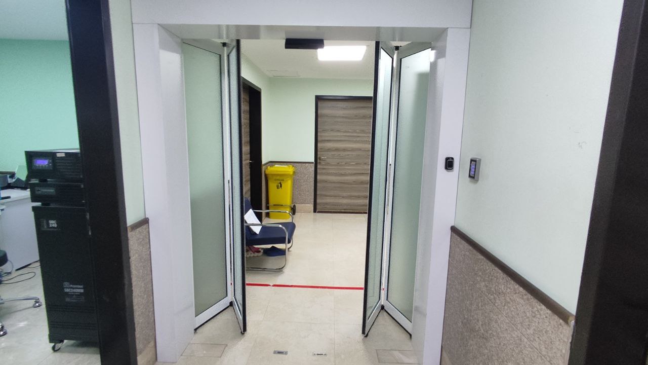 درب اتوماتیک شیشه ای فولدینگ