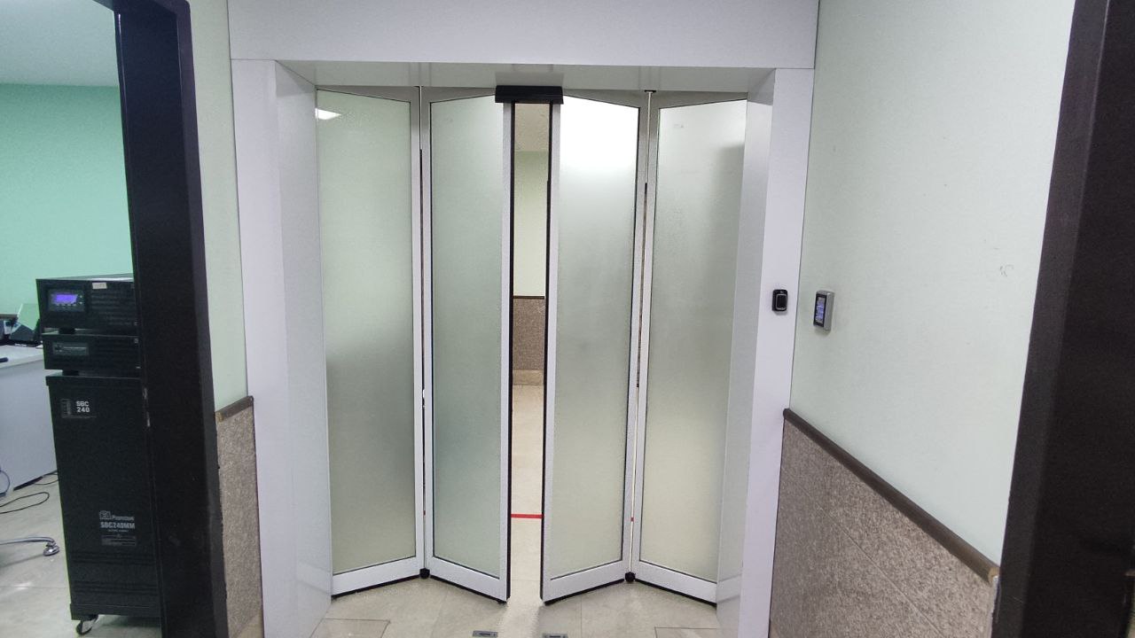 درب اتوماتیک شیشه ای فولدینگ